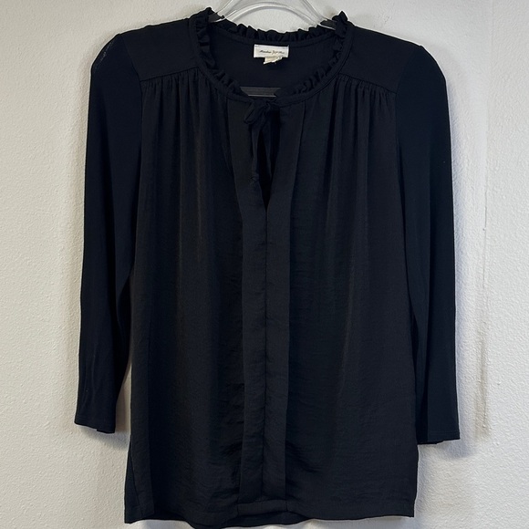 Meadow Rue Anthropologie Eleri Black Pleated Blouse Size XS - Picture 2 of 9